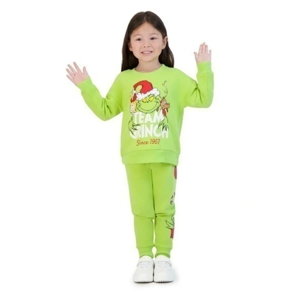 NWT. DR. SEUSS The Grinch Sweatshirt and Jogger Set